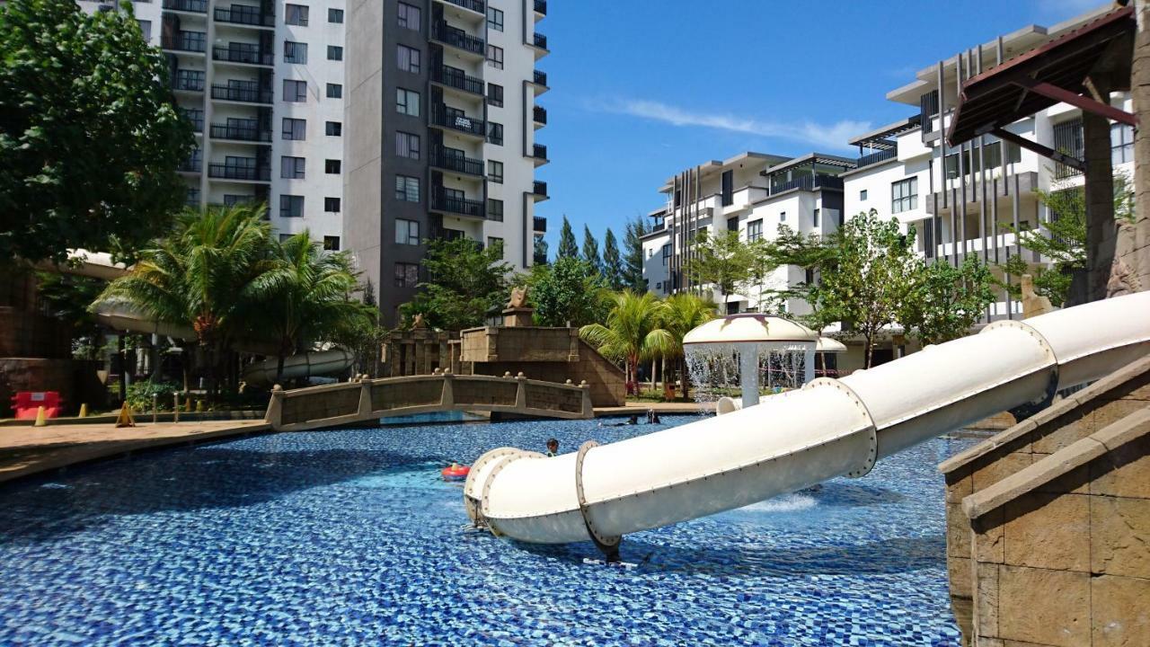 Cozy Swiss Garden Beach Resort Residence Kampung Sungai Karang Luaran gambar