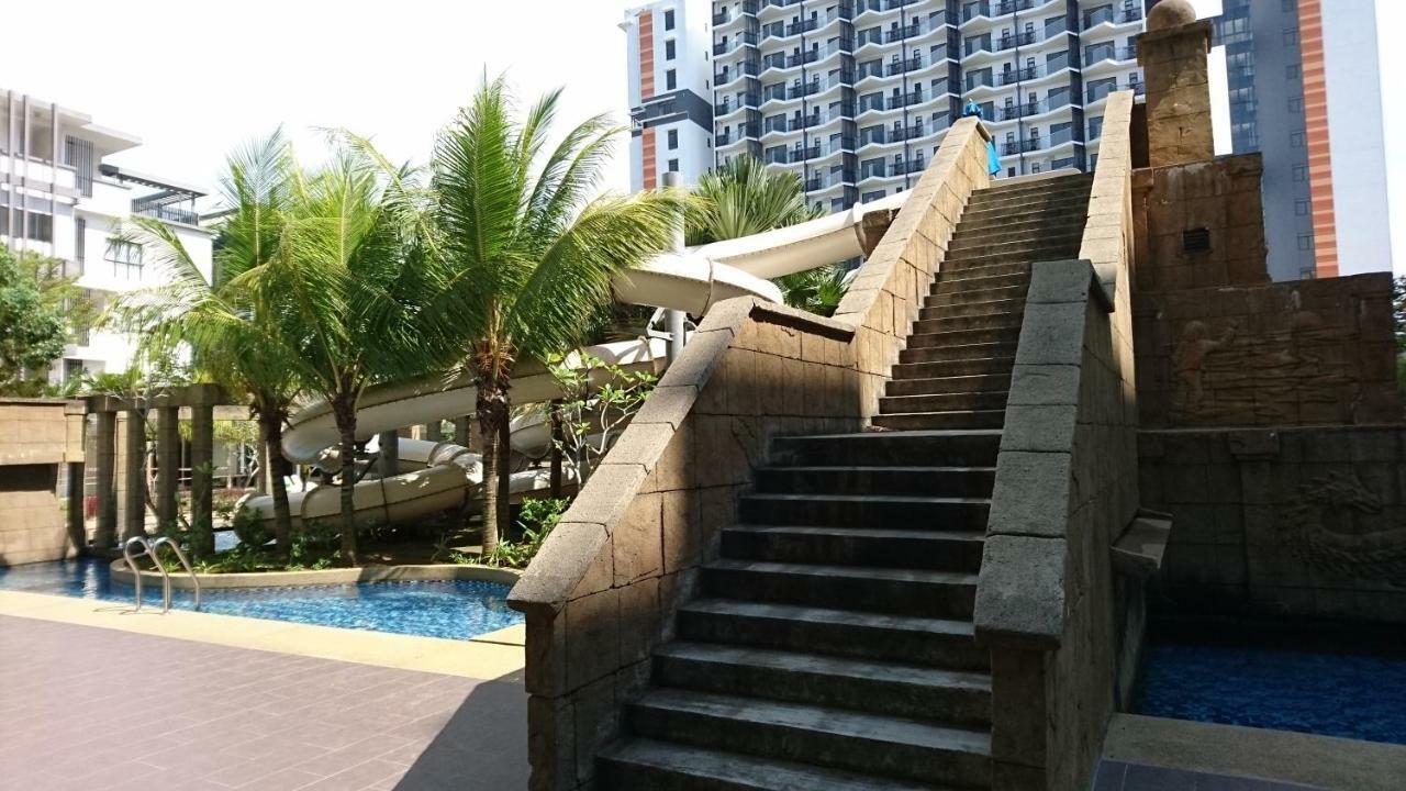 Cozy Swiss Garden Beach Resort Residence Kampung Sungai Karang Luaran gambar