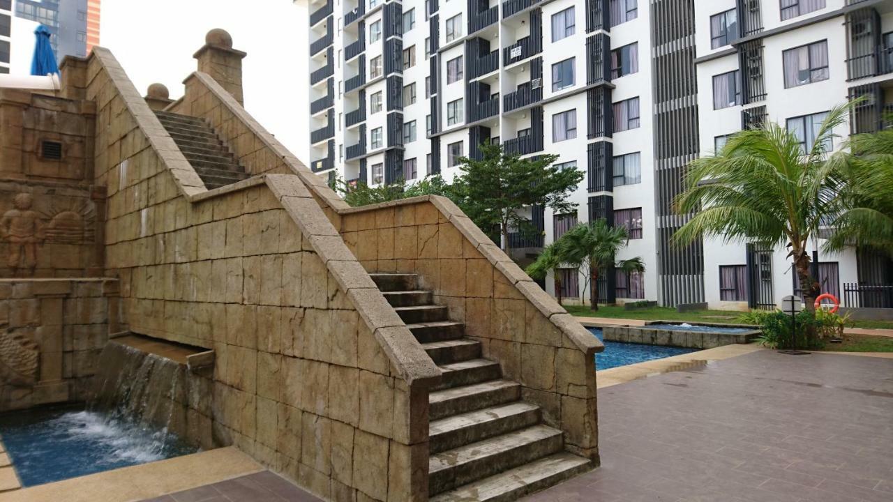 Cozy Swiss Garden Beach Resort Residence Kampung Sungai Karang Luaran gambar