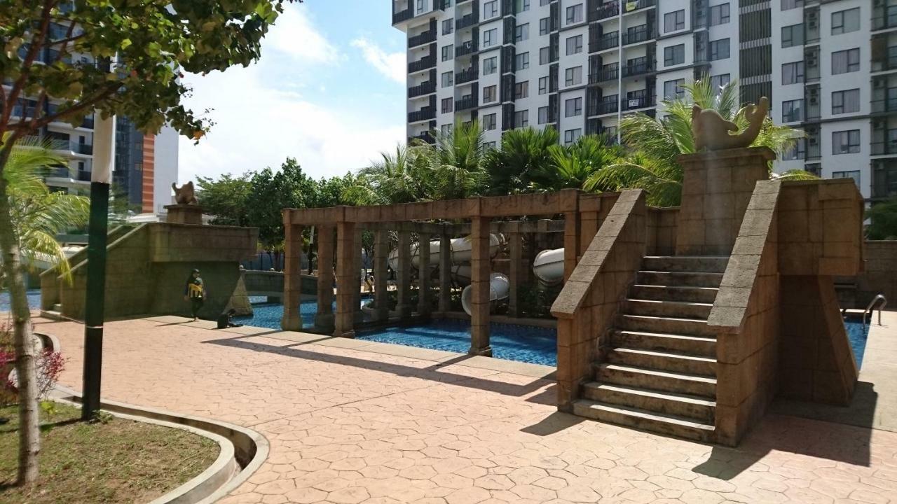 Cozy Swiss Garden Beach Resort Residence Kampung Sungai Karang Luaran gambar