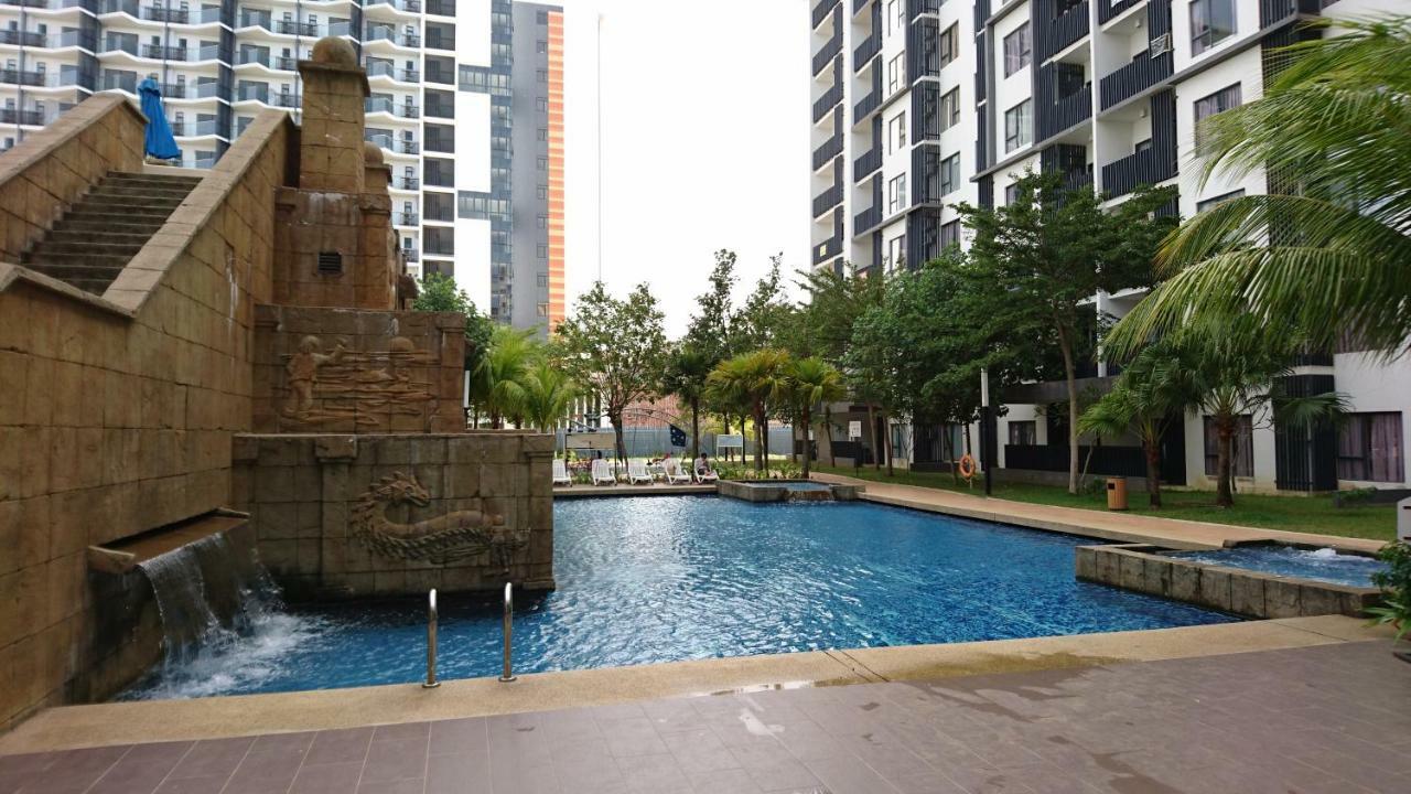 Cozy Swiss Garden Beach Resort Residence Kampung Sungai Karang Luaran gambar