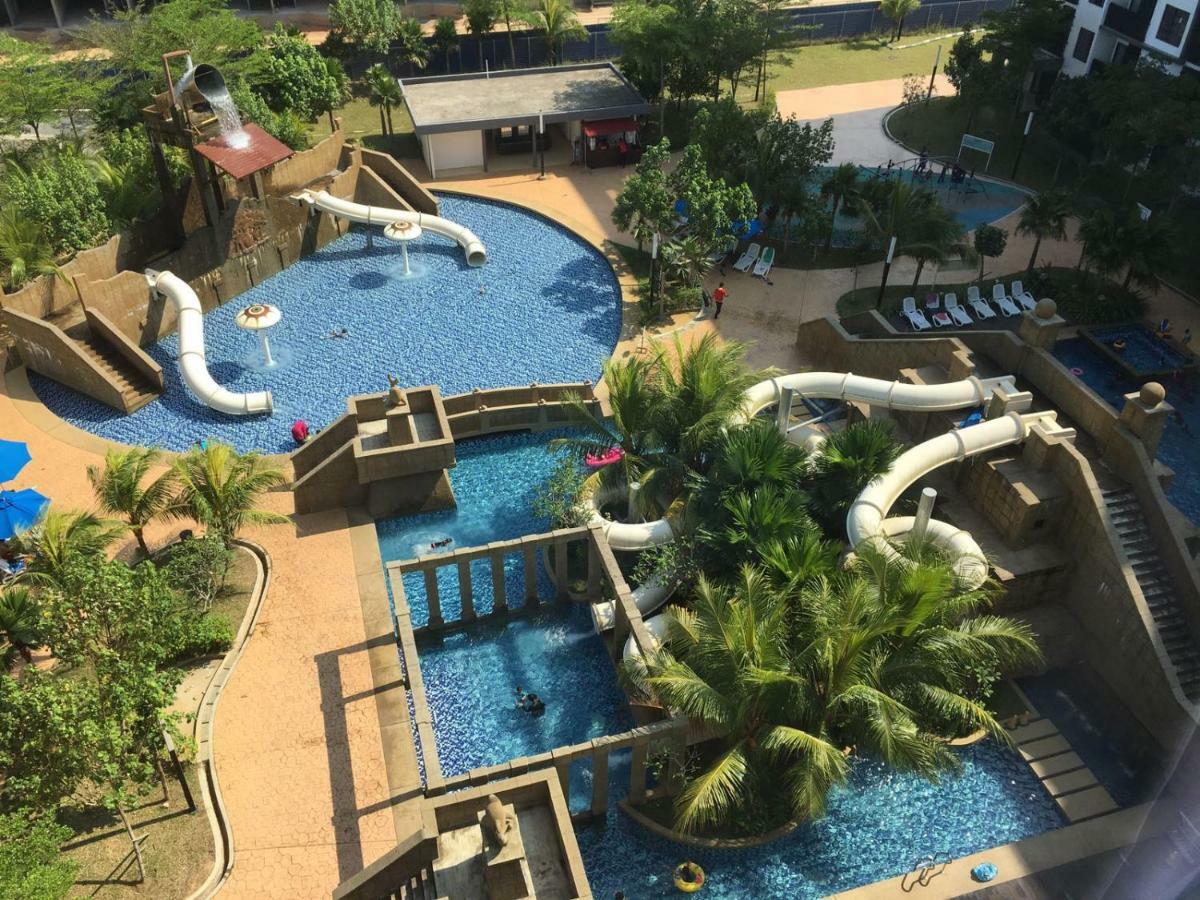 Cozy Swiss Garden Beach Resort Residence Kampung Sungai Karang Luaran gambar