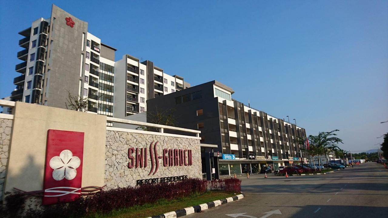 Cozy Swiss Garden Beach Resort Residence Kampung Sungai Karang Luaran gambar